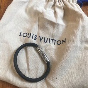 Louis Vuitton Digit Bracelet-Taiga Leather